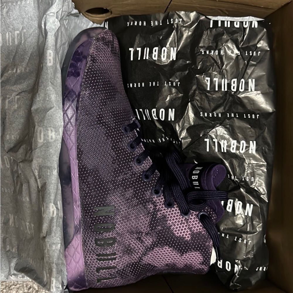 No longer on website
comes in original box with extra shoe laces